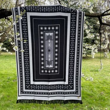 TKANY NA KROŚNIE BAMBUSOWO BAWEŁNIANY PLED WE WZORZE MOKOSZ